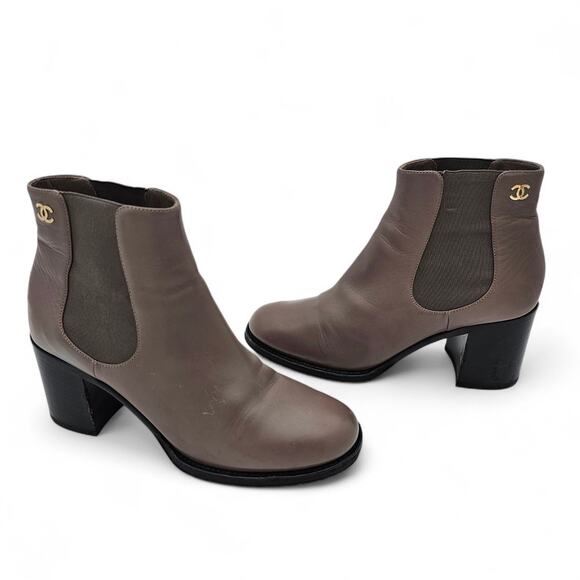 Chanel CC Short Ankle Boot Gray Leather Block Heel Pull On Size 37.5 US 6.5 7 - Picture 1 of 14
